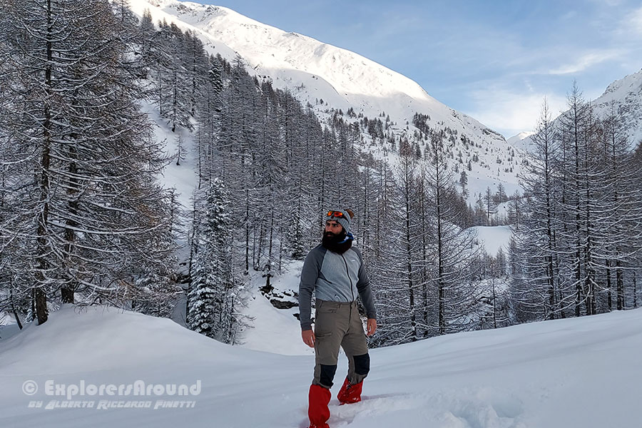 Ciaspolata in Montagna a San Sicario Alpi Italia Explorers Around
