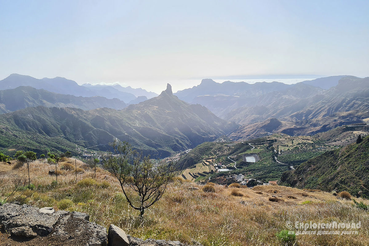 il simbolo di Gran Canaria il Roque Nublo domina la vallata Spagna Explorers Around