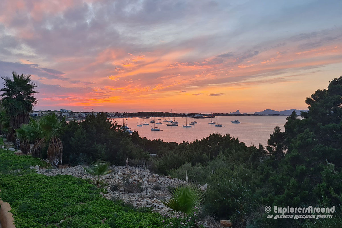 tramonto sull'isola di Formentera Spagna explorers around